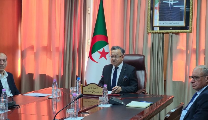 Baddari participe à une rencontre interactive avec les étudiants Algériens à l’étranger